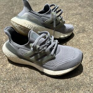 Adidas ultraboost 21 running shoe; size 8 women’s